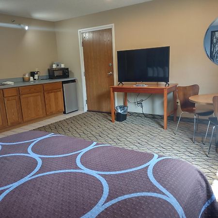 Super 8 By Wyndham Adrian Hotel Luaran gambar