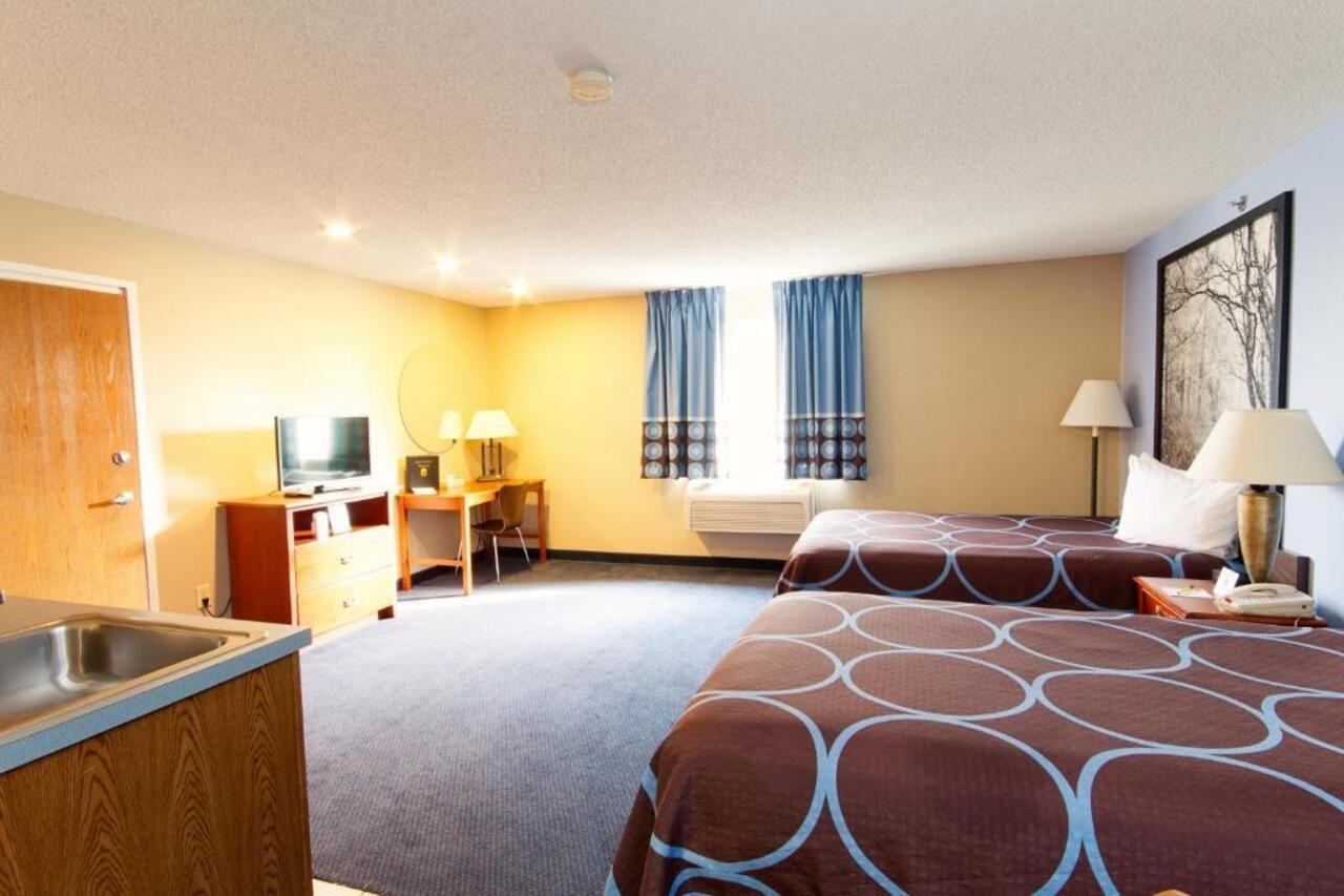 Super 8 By Wyndham Adrian Hotel Luaran gambar
