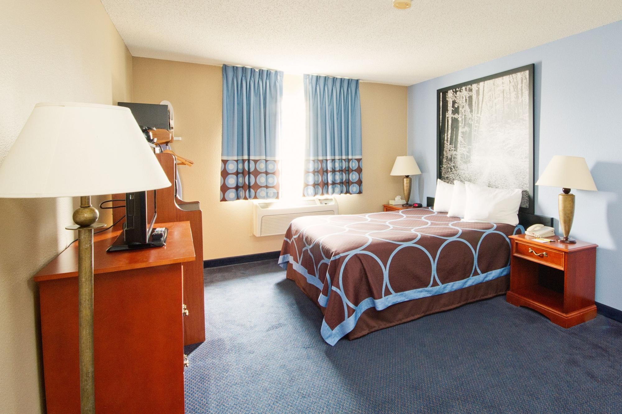 Super 8 By Wyndham Adrian Hotel Luaran gambar