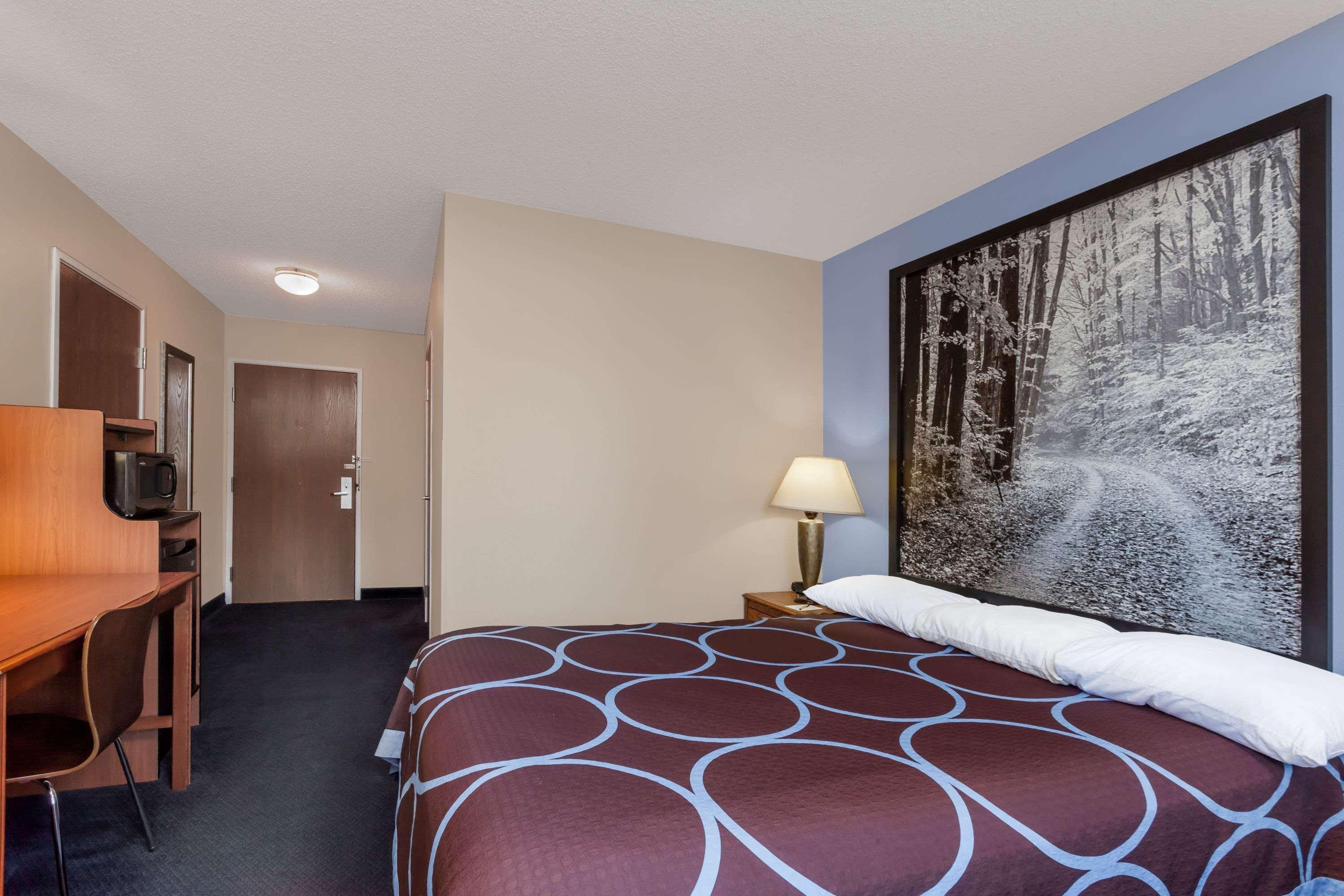 Super 8 By Wyndham Adrian Hotel Luaran gambar