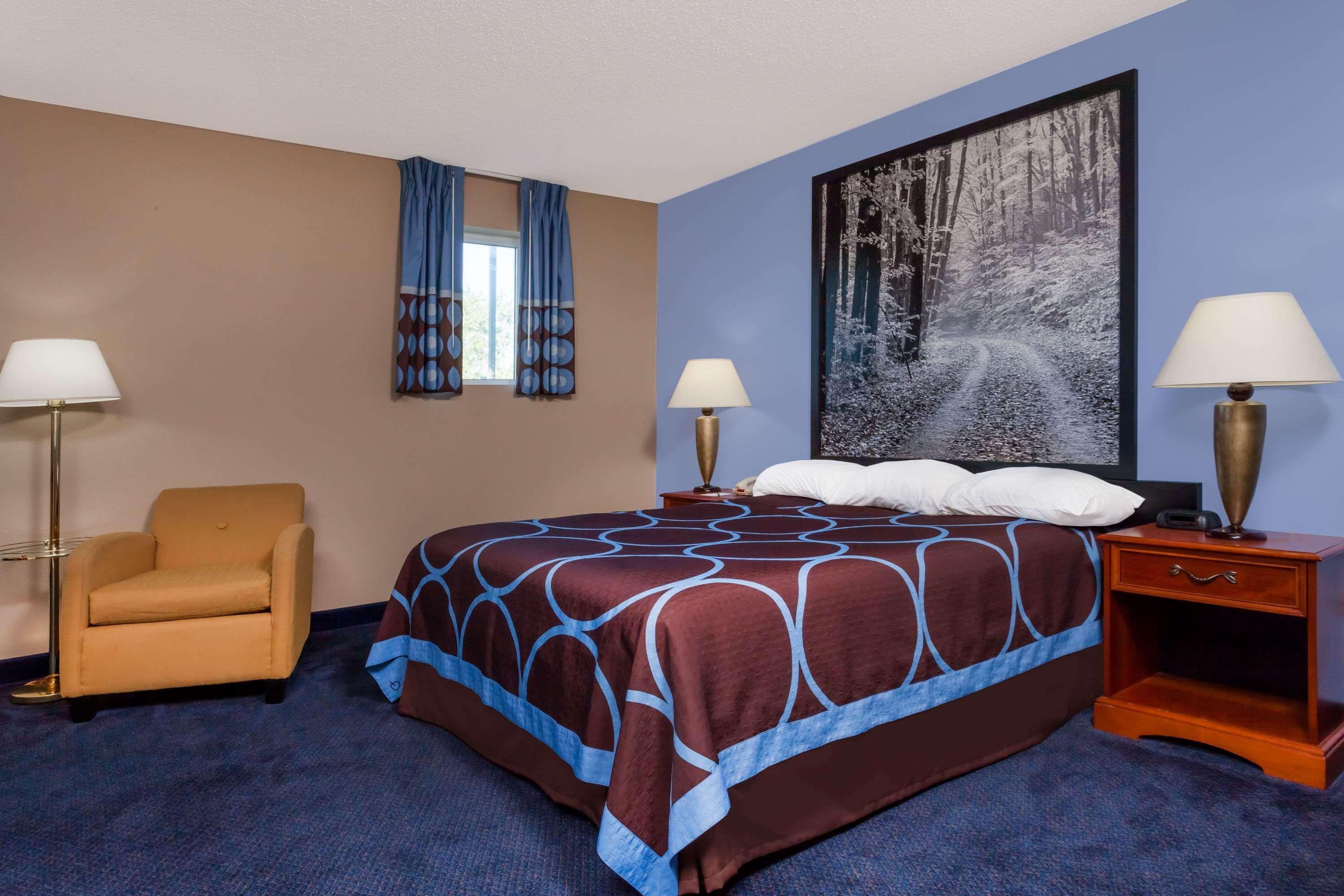 Super 8 By Wyndham Adrian Hotel Luaran gambar