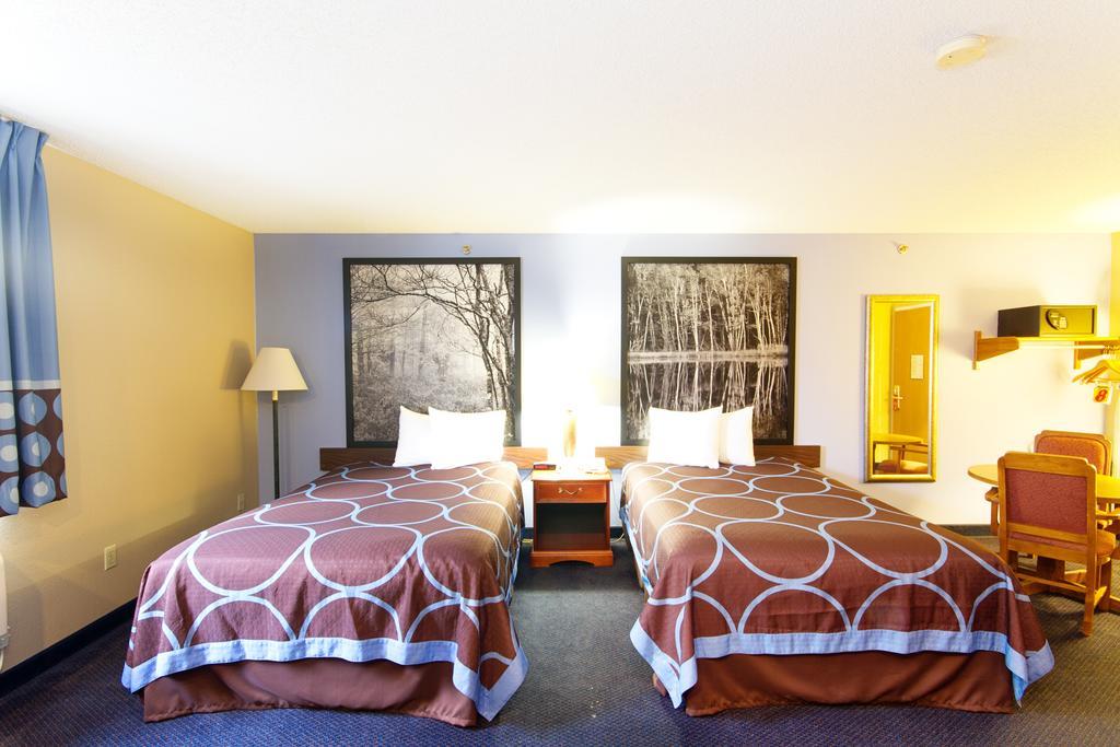Super 8 By Wyndham Adrian Hotel Luaran gambar