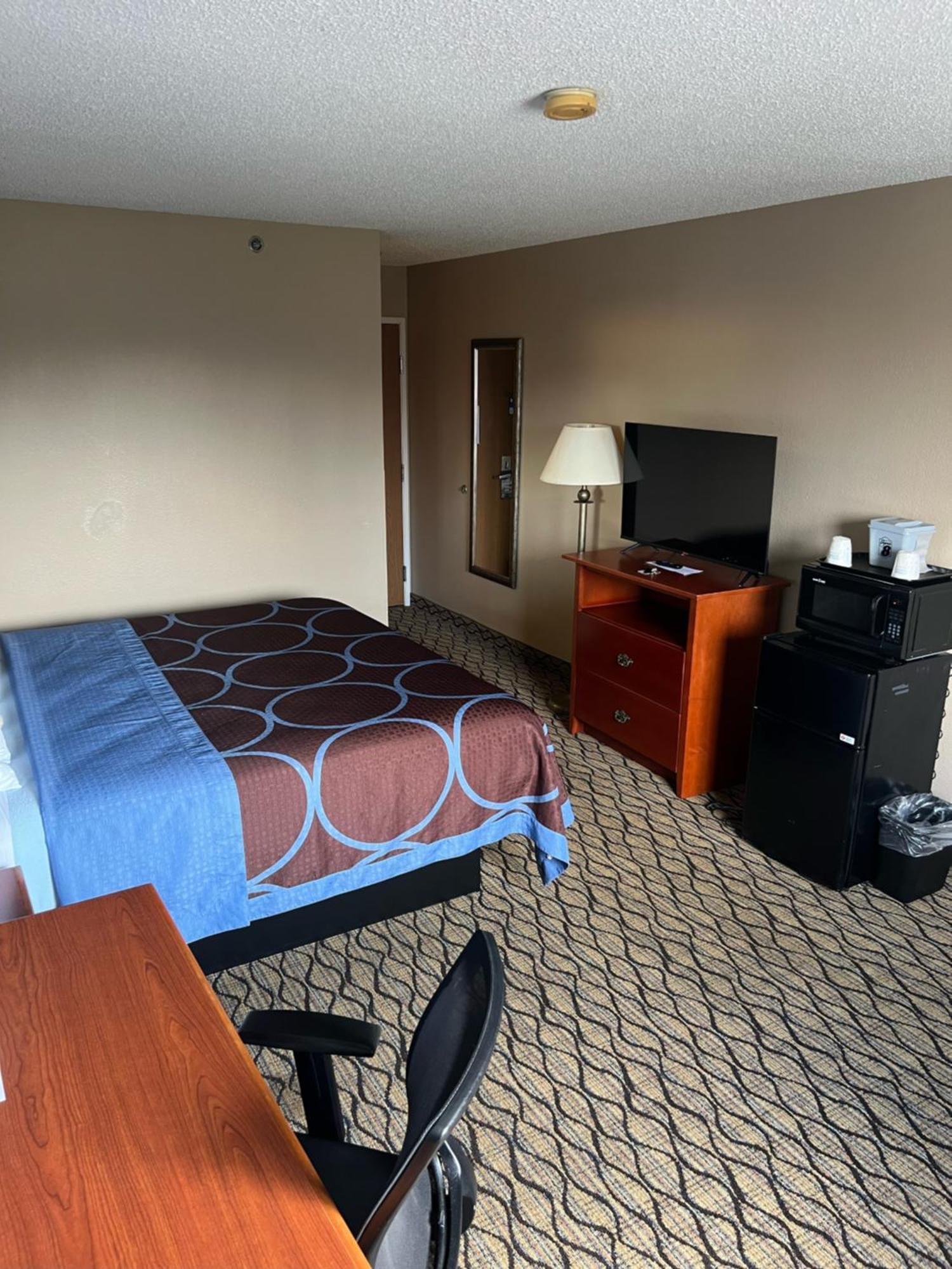 Super 8 By Wyndham Adrian Hotel Luaran gambar